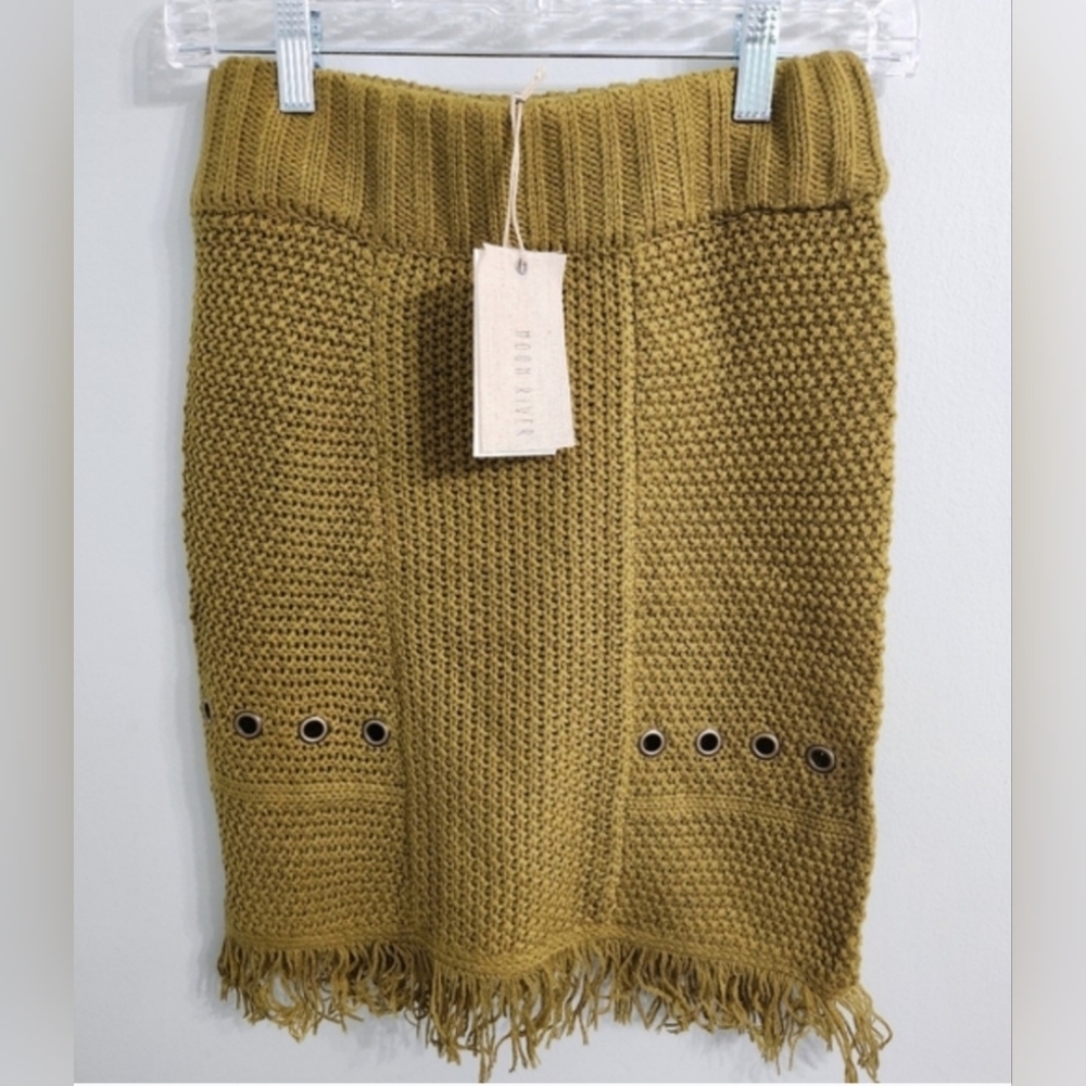 Moon River Olive Green Knit Fringe Skirt Size Small